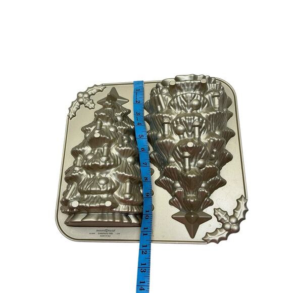 Nordicware Made In U.S.A! 3D Aluminum Christmas Tree Cake Pan 2 Sides 9 Cups - Picture 8 of 12